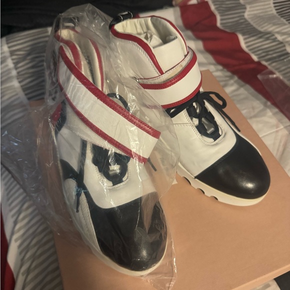 Designer sneakers! - Picture 3 of 5